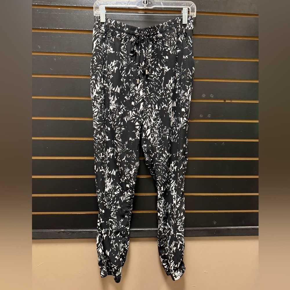 Buffalo David Bitton Black & White Printed Jogger Pants – Women’s M